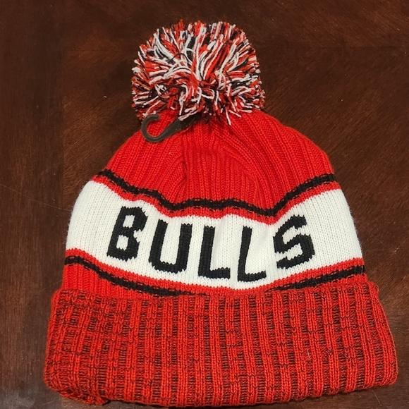 Chicago Bulls NBA Ultra Game Pom Knit Beanie Cap Winter Hat OSFM - NWT Unisex - Picture 2 of 2